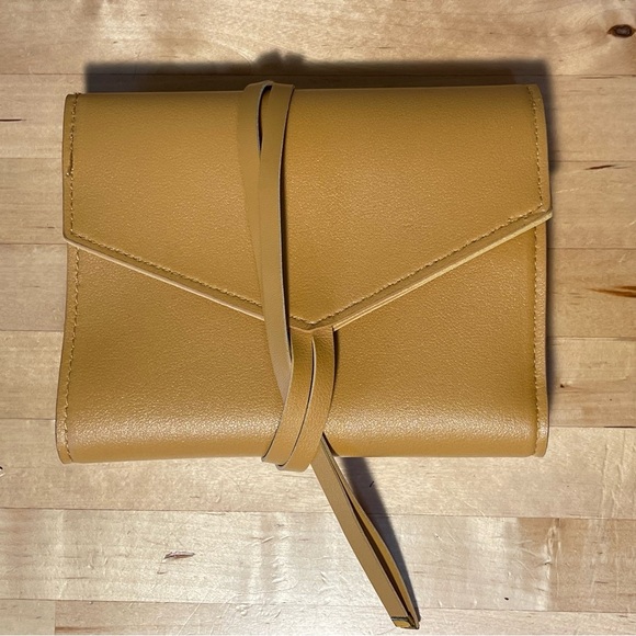 Glass Ladder & Co Katherine Tech Cords Organizer Roll Up - Picture 1 of 11